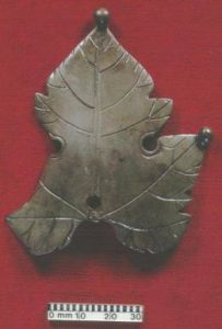 Vine leaf oil lamp